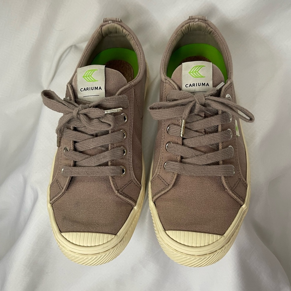Cariuma OCA Low Sneakers Women's 8.5 Mystic Grey - Sustainable - Travel Friendly